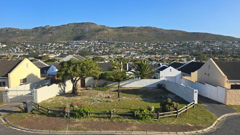 6 Bedroom Property for Sale in Fish Hoek Western Cape